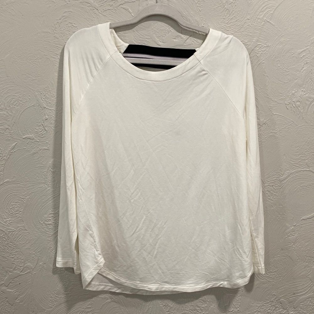 CAbi Around The Clock Center White Long Sleeve knit Top Size medium